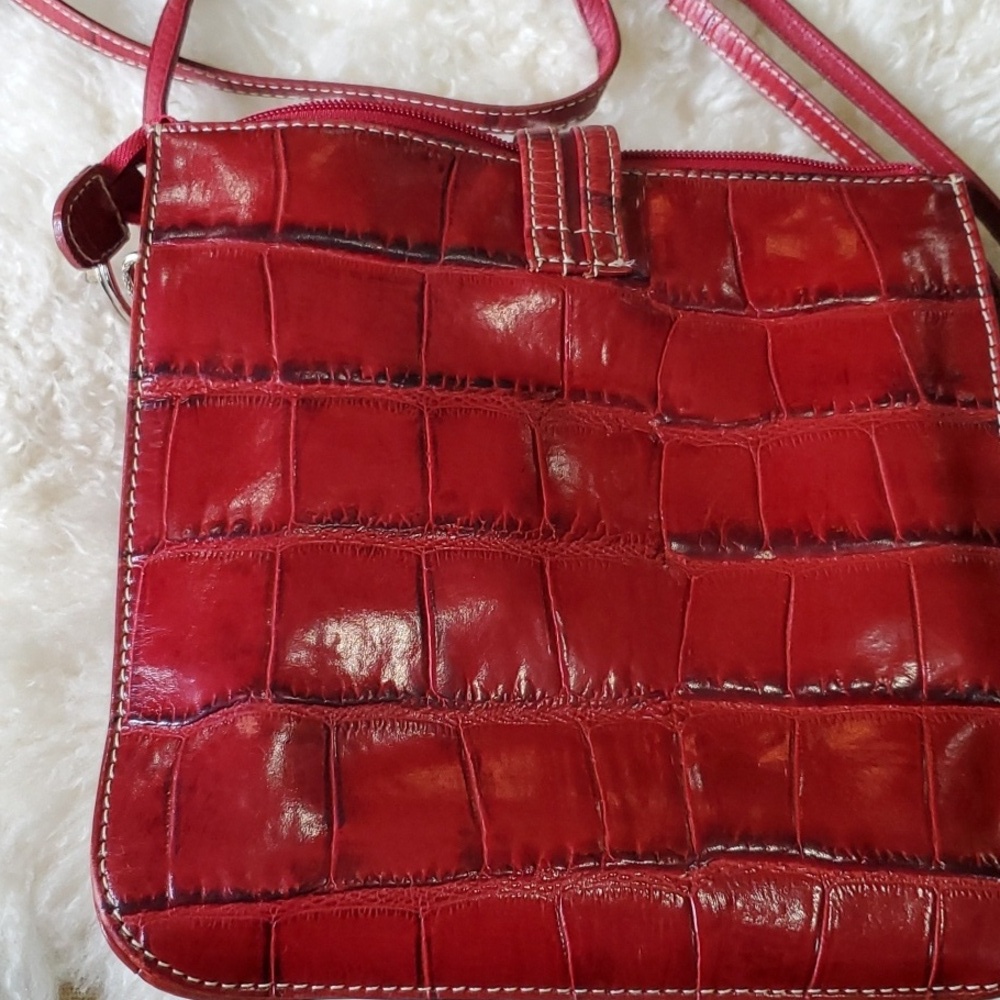 Brighton Vintage Red Croc-Embossed Crossbody  Bag 8 X 8 With Charm - Picture 6 of 8